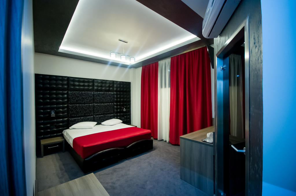 Hotel Aqua ทาร์กู จิอู ภายนอก รูปภาพ